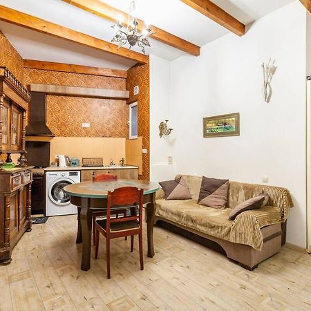 Art House Petunia Apartment Тбилиси Екстериор снимка
