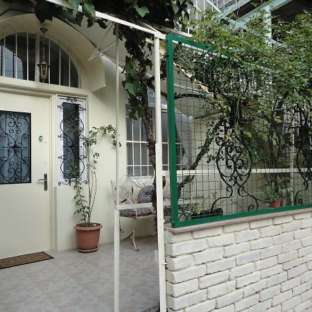 Art House Petunia Apartment Тбилиси Екстериор снимка
