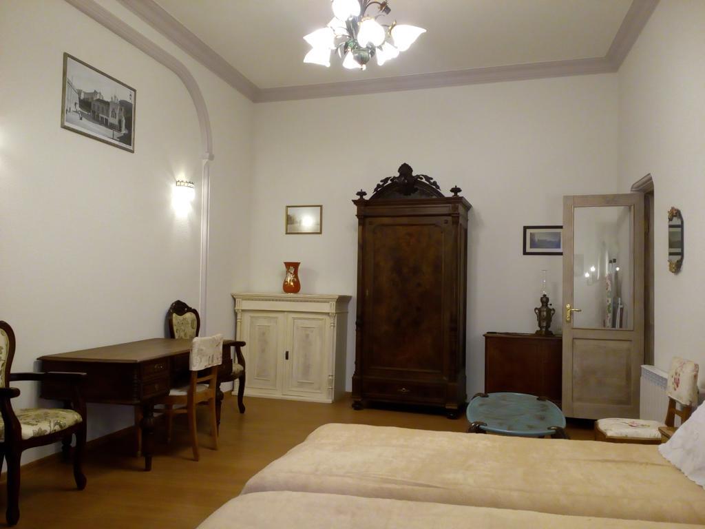 Art House Petunia Apartment Тбилиси Екстериор снимка