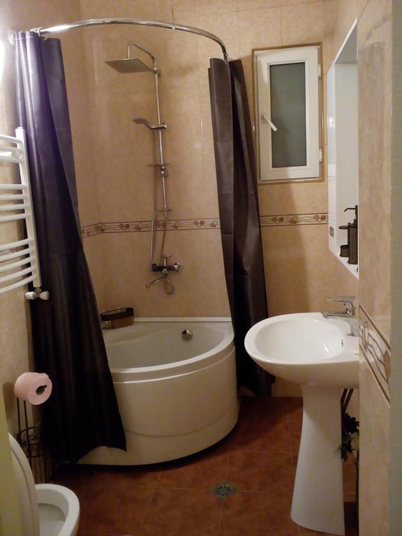 Art House Petunia Apartment Тбилиси Екстериор снимка