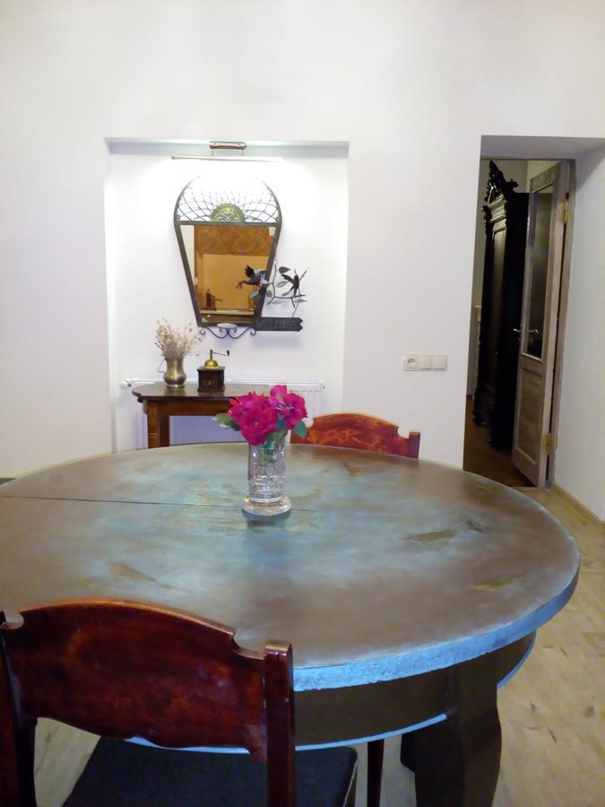Art House Petunia Apartment Тбилиси Екстериор снимка