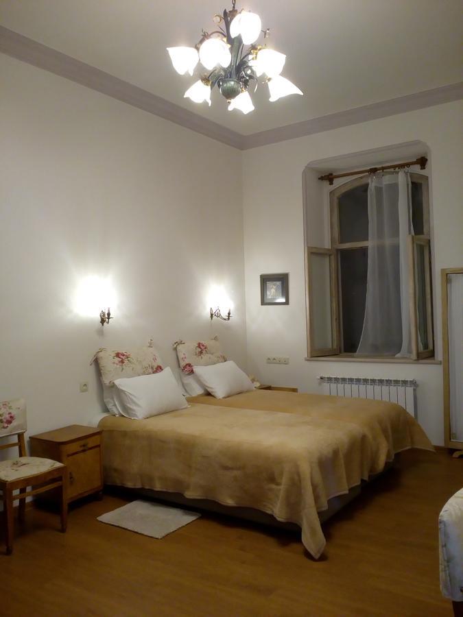 Art House Petunia Apartment Тбилиси Екстериор снимка