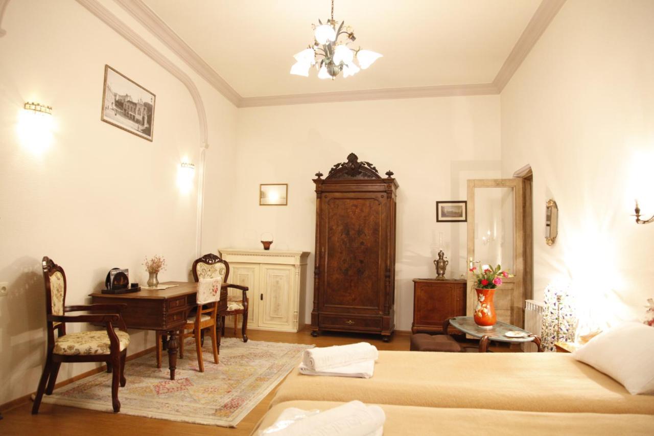 Art House Petunia Apartment Тбилиси Екстериор снимка