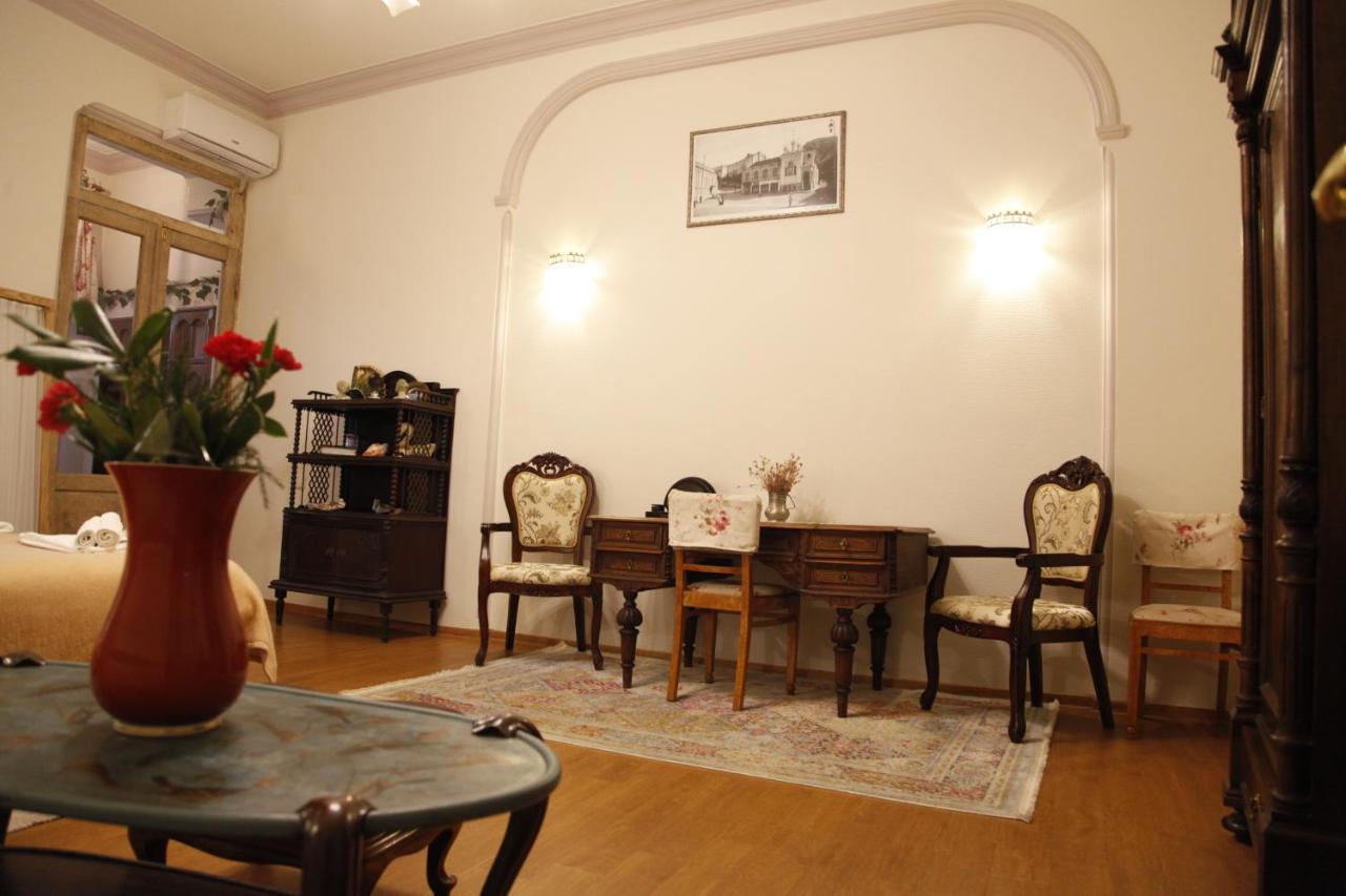 Art House Petunia Apartment Тбилиси Екстериор снимка